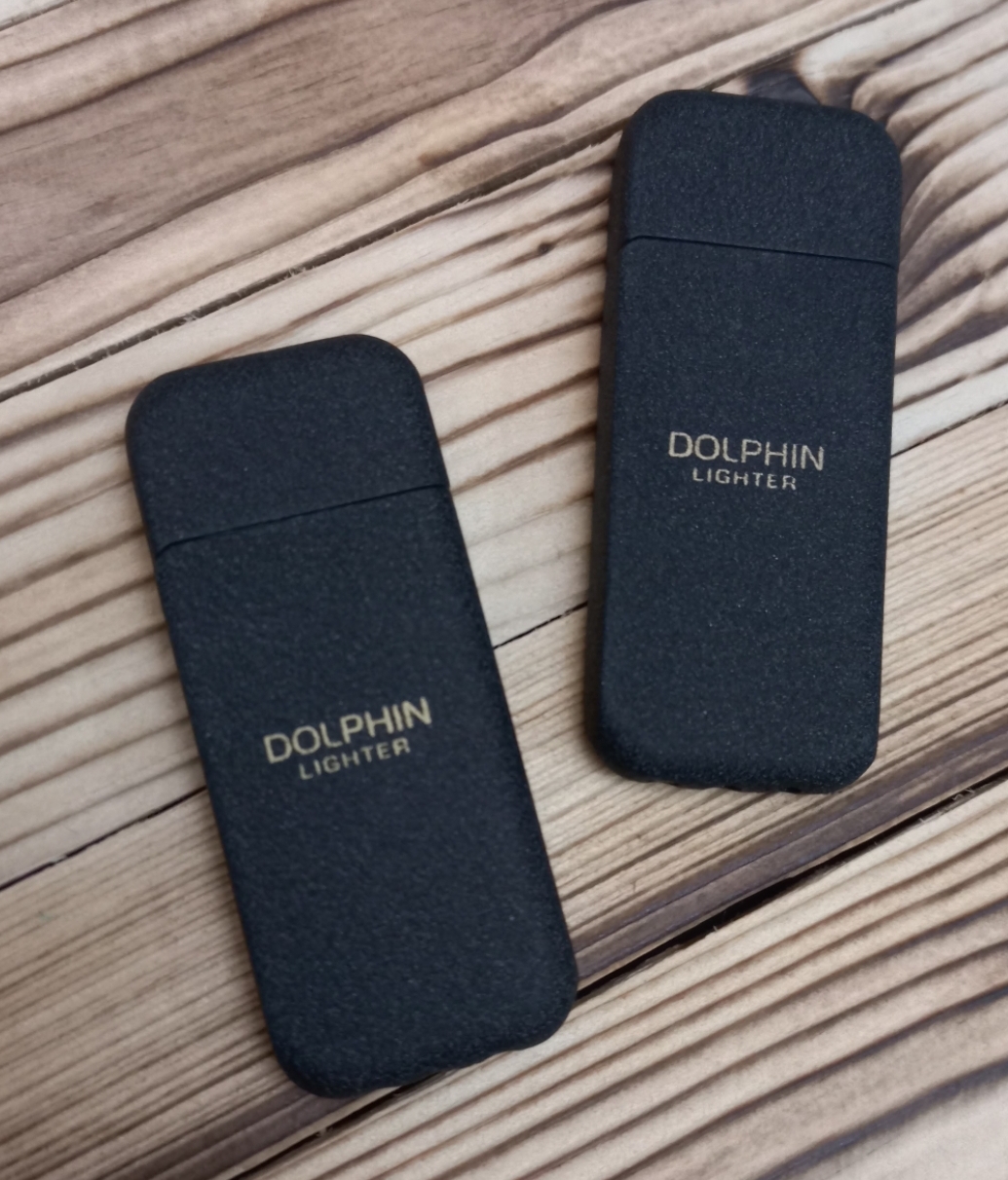 فندک گازی رنگی دلفین پایه بلند مشکی DOLPHIN
