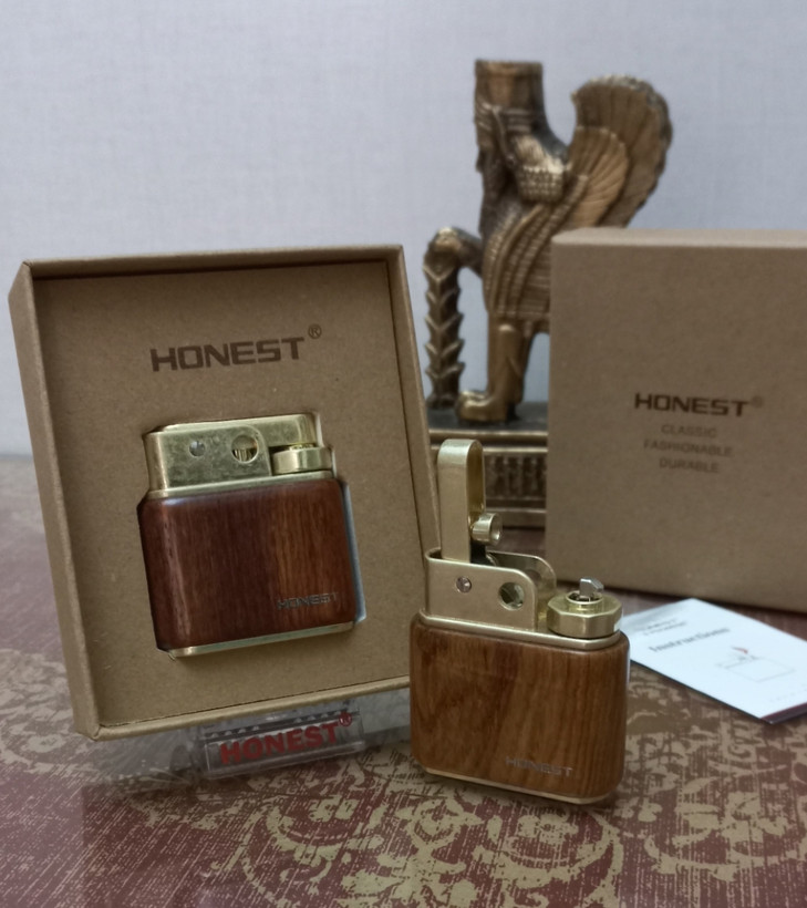 فندک بنزینی هانست مدل چوبی HONEST
